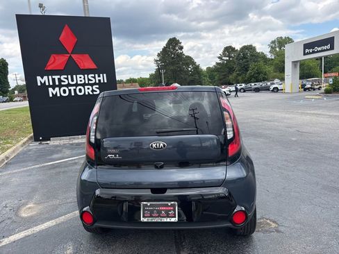 Used 2016 Kia Soul + FWD image 5