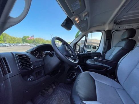 Used 2025 RAM ProMaster 2500 w/ Convenience Group FWD image 10