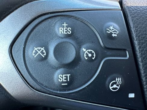 Used 2016 Chevrolet Suburban LTZ image 19