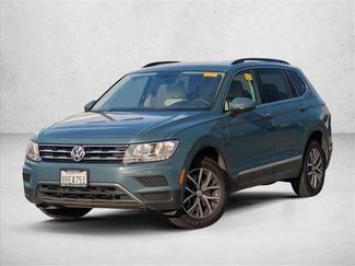 Used 2020 Volkswagen Tiguan SE w/ Panoramic Sunroof Package video 2