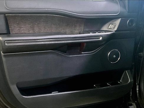 Used 2019 Ford Expedition Limited AWD/4WD image 18