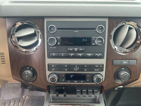 Used 2012 Ford F250 Lariat w/ Chrome Pkg RWD image 17