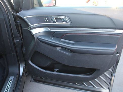 Used 2017 Ford Explorer Sport AWD/4WD image 21