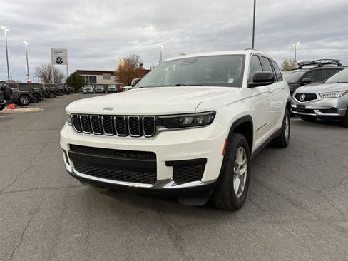 Used 2023 Jeep Grand Cherokee L Laredo image 10