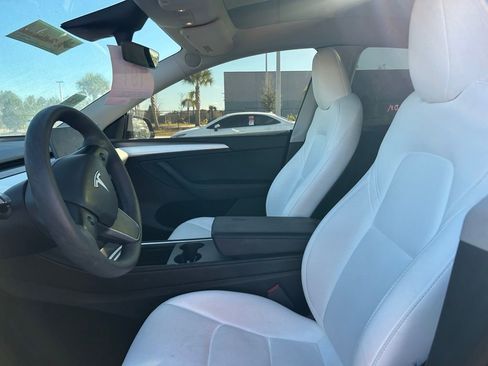 Used 2023 Tesla Model Y Long Range image 6