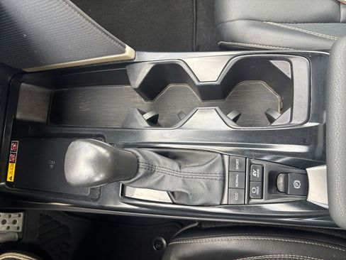 Used 2025 Toyota Camry SE image 39