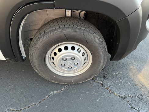 Used 2025 RAM ProMaster 2500 w/ Safety Group image 4