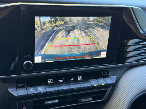 Used 2025 Toyota Camry SE w/ Convenience Package image 24