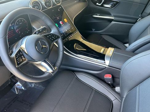 Used 2026 Mercedes-Benz GLC 300 4MATIC image 4