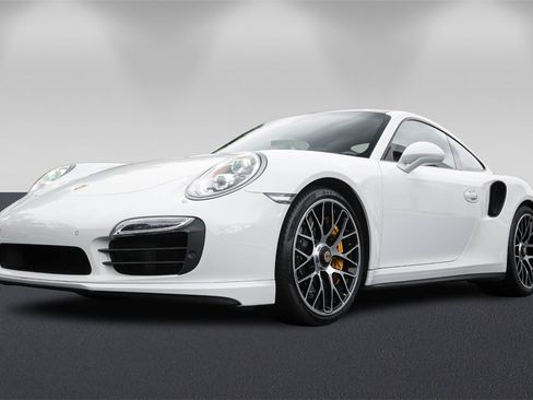 Used 2015 Porsche 911 Turbo S image 7