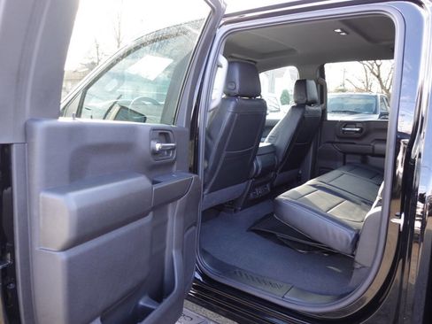 Used 2025 Chevrolet Silverado 2500 Custom w/ Custom Value Package image 17