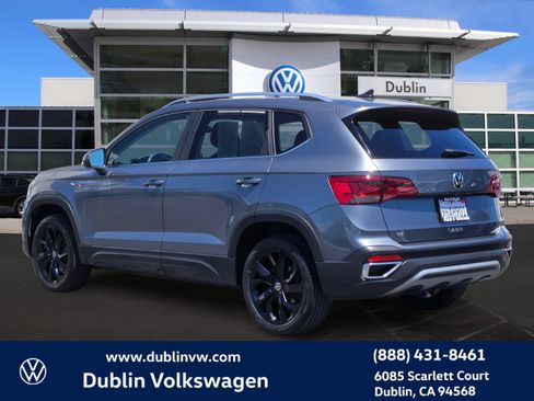 Certified 2023 Volkswagen Taos SE w/ Panoramic Sunroof Package FWD image 6