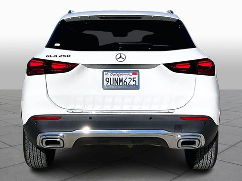 Used 2025 Mercedes-Benz GLA 250 image 4