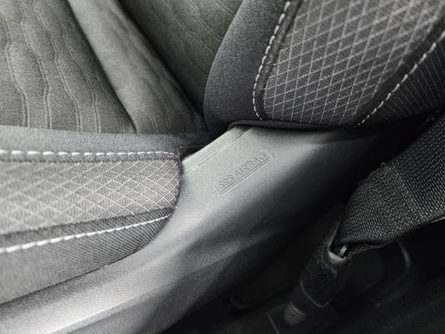 Used 2025 Nissan Pathfinder SV image 39