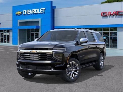 New 2026 Chevrolet Suburban Premier image 6