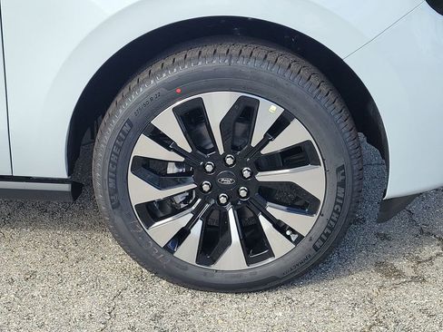 New 2026 Ford Expedition Max Platinum AWD/4WD image 6