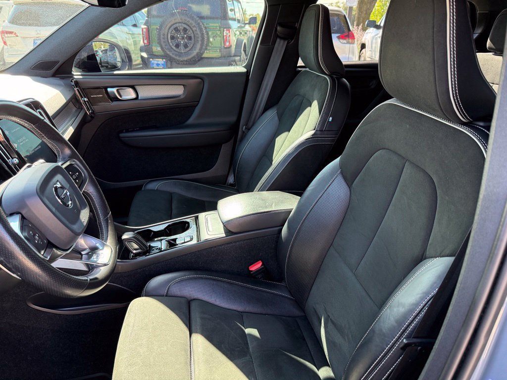 Used 2020 Volvo XC40 T5 R-Design w/ Protection Package Premier AWD/4WD image 10