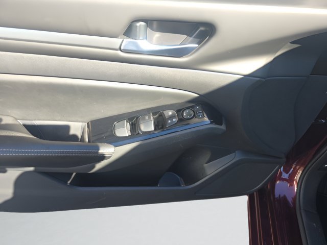 Certified 2023 Nissan Altima 2.5 SV FWD image 11