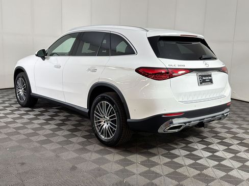 Used 2026 Mercedes-Benz GLC 300 4MATIC image 3