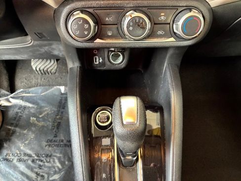 Used 2021 Nissan Versa SV image 18