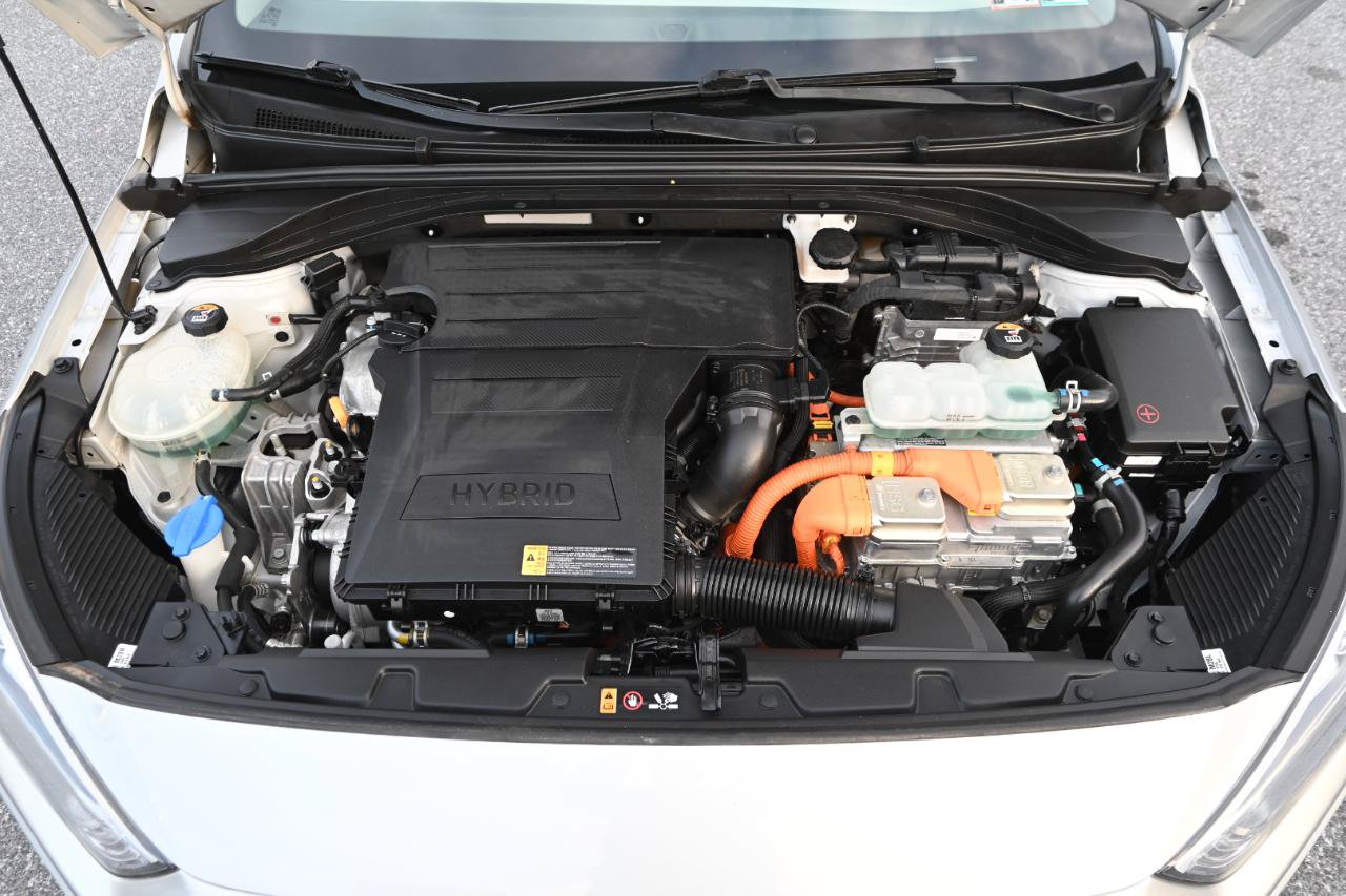 Used 2020 Hyundai Ioniq Blue FWD image 39