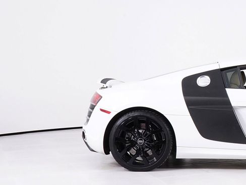 Used 2011 Audi R8 V10 AWD/4WD image 14