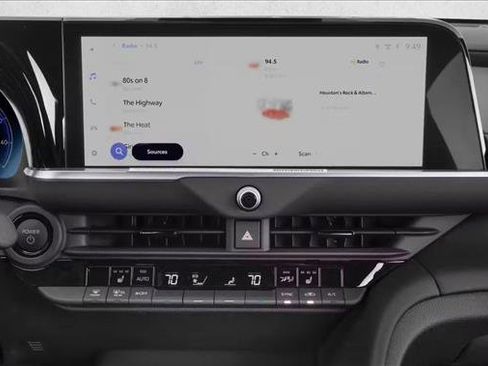 Used 2024 Toyota Crown Limited image 5