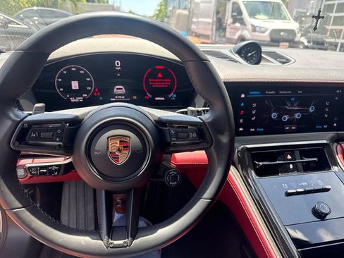 Used 2025 Porsche Panamera RWD image 4