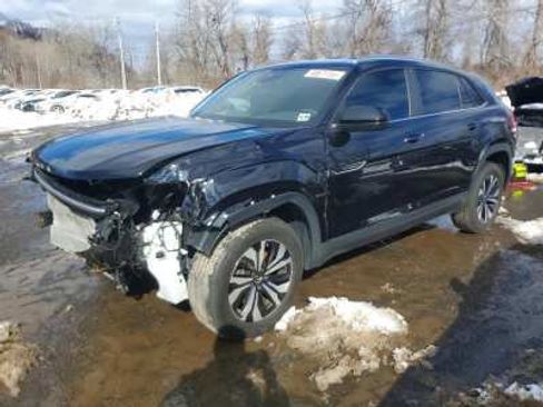 Used 2024 Volkswagen Atlas Cross Sport SE AWD/4WD image 3
