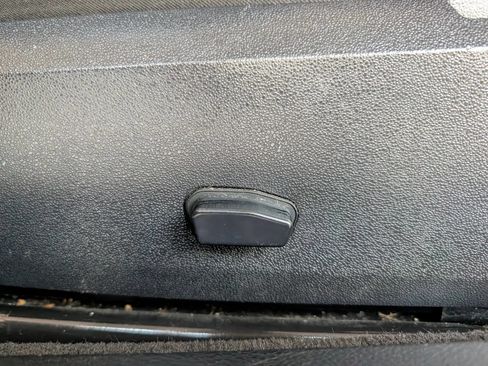 Used 2012 Chrysler 200 S FWD image 28