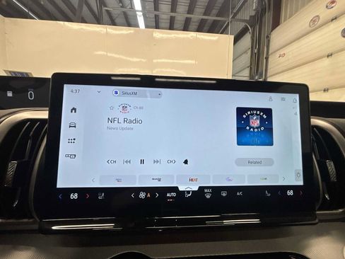 Used 2025 Ford Expedition Active image 12