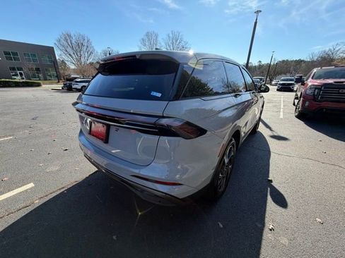 New 2026 Lincoln Nautilus Premier w/ Jet Appearance Package image 7