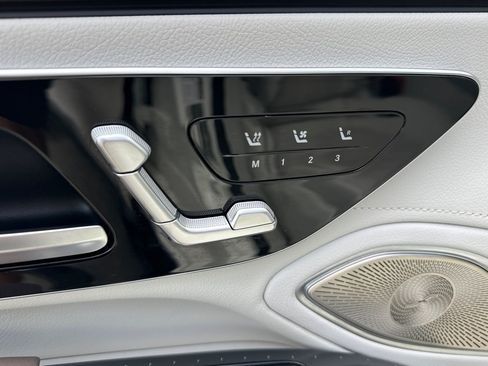 Used 2022 Mercedes-Benz EQS 450+ Sedan image 31
