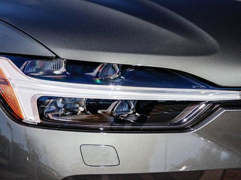 Certified 2026 Volvo XC60 B5 Plus w/ Climate Package image 12