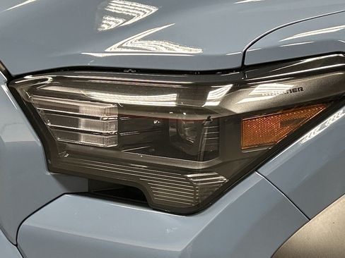 Used 2025 Toyota 4Runner TRD Off-Road AWD/4WD image 6