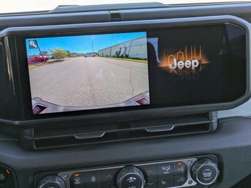 New 2025 Jeep Gladiator Willys image 28