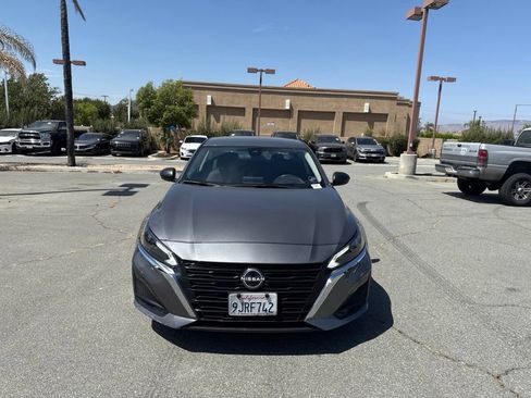 Used 2024 Nissan Altima 2.5 SV FWD image 3