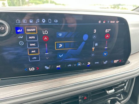 Used 2025 Chevrolet Tahoe LT AWD/4WD image 19