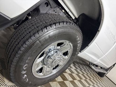 Used 2023 RAM 2500 Tradesman w/ Chrome Appearance Group image 33