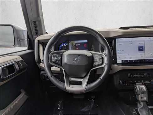 Used 2022 Ford Bronco Wildtrak image 24