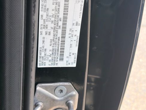 Used 2017 Ford Escape SE FWD image 31