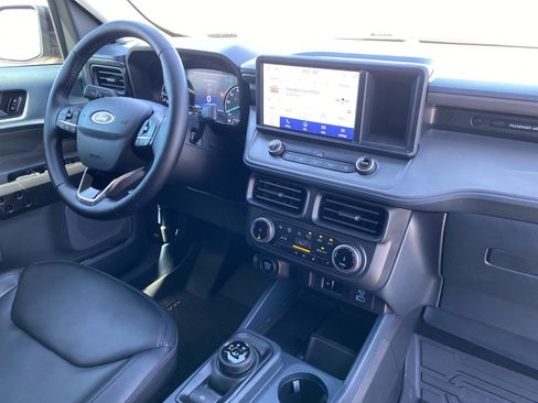 Used 2024 Ford Maverick Lariat w/ Black Appearance Package AWD/4WD image 12