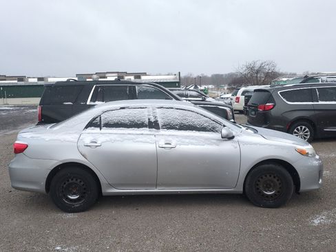 Used 2011 Toyota Corolla LE image 5