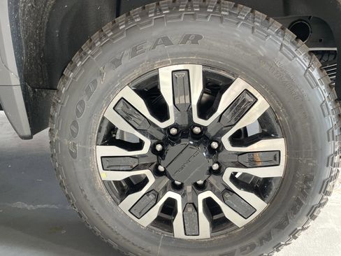 New 2026 GMC Sierra 2500 Denali Ultimate AWD/4WD image 7