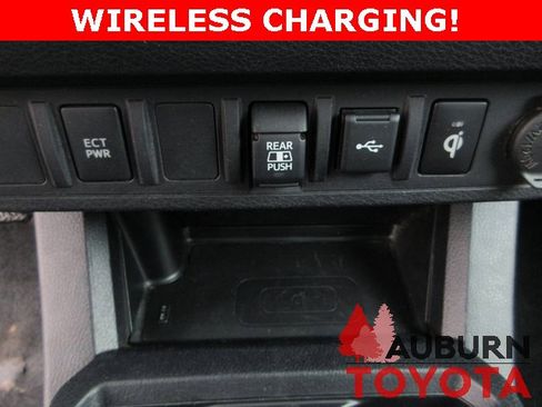 Used 2022 Toyota Tacoma TRD Off-Road image 17