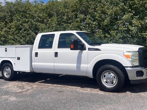 Used 2016 Ford F250 XL w/ Power Equipment Group RWD image 9