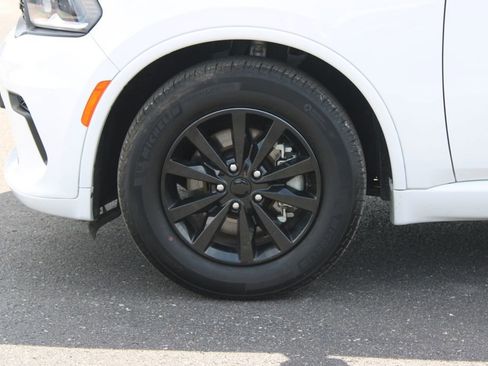 Used 2025 Dodge Durango GT RWD image 18