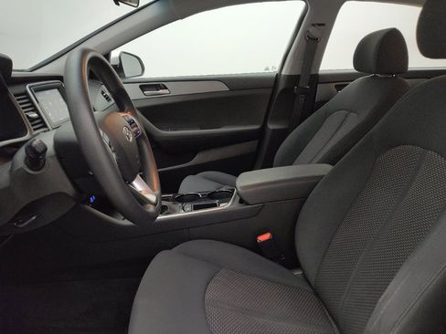 Used 2019 Hyundai Sonata SE FWD image 17