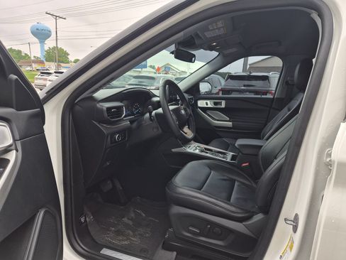 Used 2024 Ford Explorer Limited w/ Limited Technology Package AWD/4WD image 11