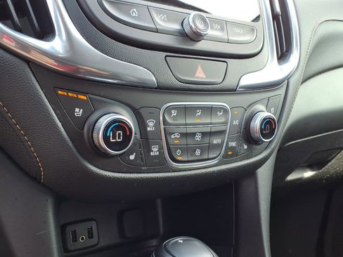 Used 2018 Chevrolet Equinox Premier FWD image 13